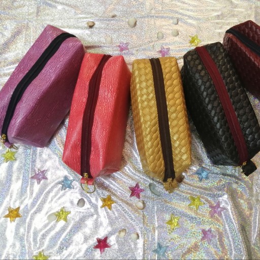 کیف آرایش زیبا و جادار در رنگ های مختلف