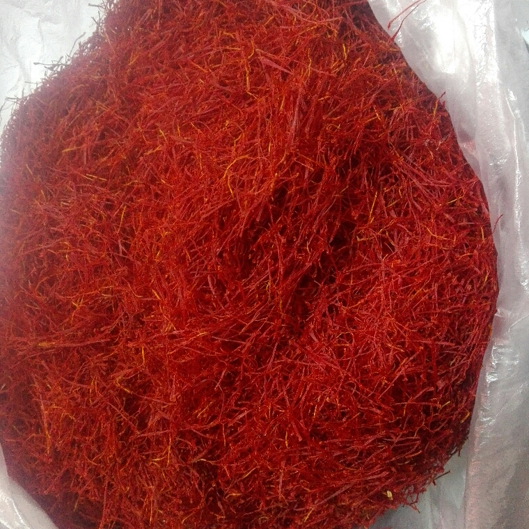 زعفران پوشال قلمدار یک کیلویی (فروش ویژه جشنواره یک مزرعه طلا)