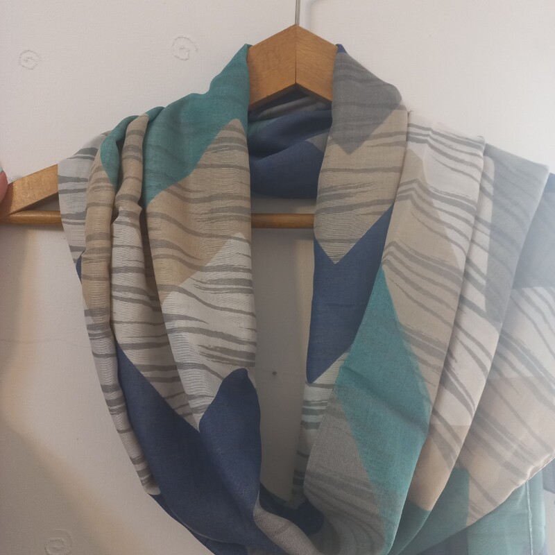 شال زنانه طرحدار مدل روبی با ترکیب رنگ طوسی و آبی دریایی از  کالکشن بهاره کلارا شاپ