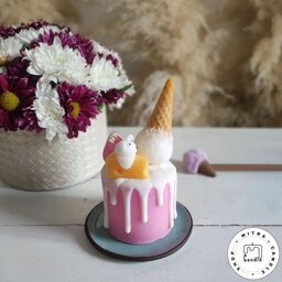 شمع کیک خامه ای با بستنی قیفی و پنیر