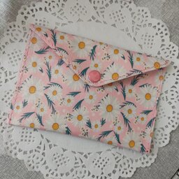 کیف چرمی دستمال کاغذی گل بابونه صورتی 