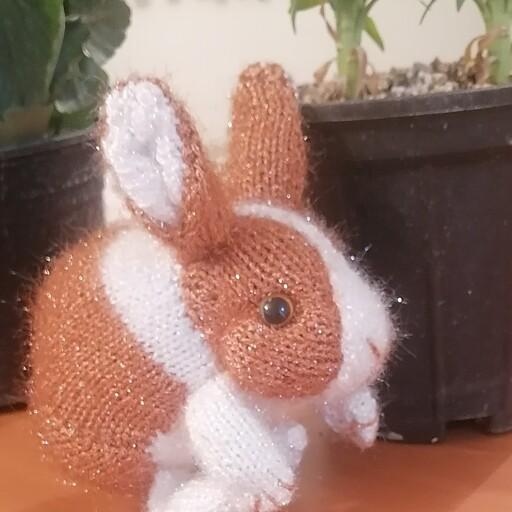 عروسک خرگوش طبیعی هدیه ای زیبا و به یاد ماندنی  با ماندگاری بالا چون از کاموا و الیاف بسیار عالی تهیه شده