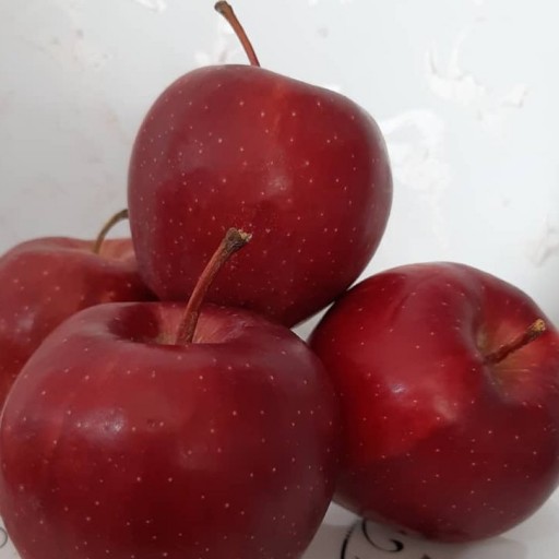 سیب قرمز درجه یک سمیرم( 5 کیلویی)