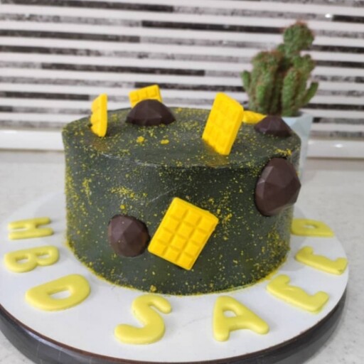 کیک خامه ای شکلاتی با فیلینگ نوتلا  یک کیلوگرمی خانگی