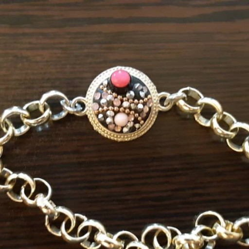 دستبند طلایی با خرجکار سوارسکی