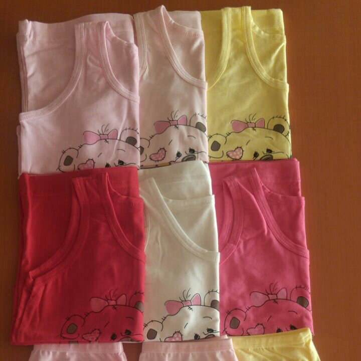 ست لباس زیر دخترانه رکابی و شورت پادار جنس پنبه طرح خرس رنگهای متنوع سایز 5-6 سال(سایزهای دیگر جداگانه در غرفه موجوداست 