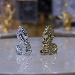 اکسسوری مجسمه اسب دریایی سرامیکی طلایی و نقره ای 