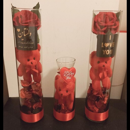 باکس شیشه ای استوانه ای و اسموتی ولنتاین  محتوای داخل شیشه خرس قرمز  گل قرمزپوشال 
