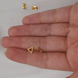گوشواره زنانه استیل میخی مدل مثلثی طلایی