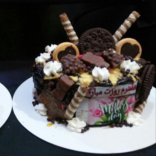 #کیک_سوپرایز(1کیلوگرم)بافیلینگ*مخصوص و شکلات و کارامل