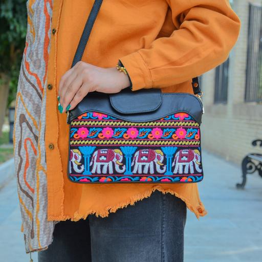 کیف سنتی دخترانه سوزندوزی ترکیب با چرم طبیعی (چرم گاوی) کیف دوشی