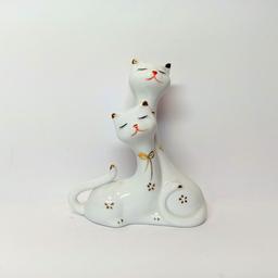 مجسمه چینی گربه عاشق
دکوری بسیار خاص