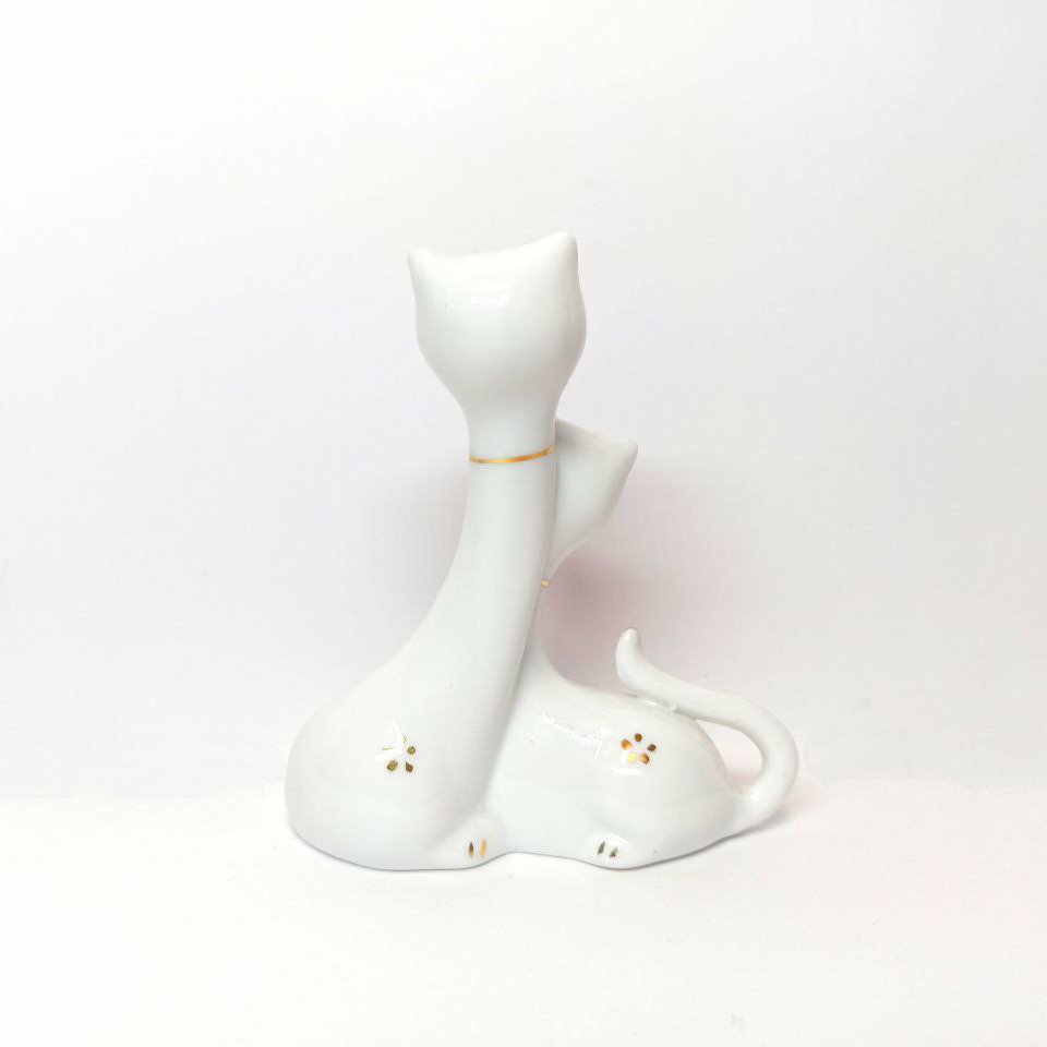 مجسمه چینی گربه عاشق
دکوری بسیار خاص