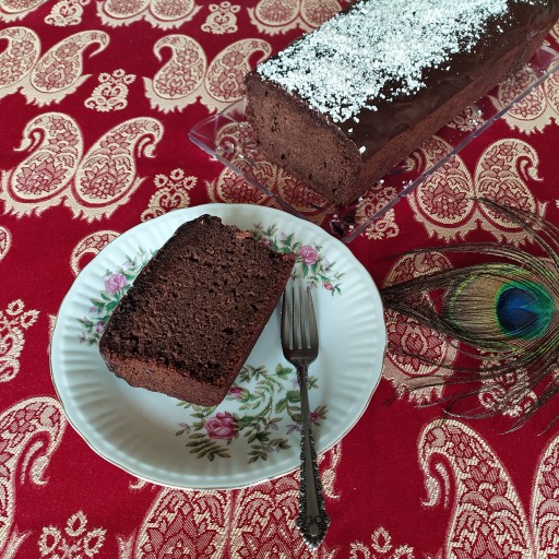 کیک خرما شکلاتی خانگی یک کیلویی طاووس