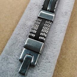 دستبند استیل مردانه stainless steelجنس ترکیبی طول21سانت وزن43گرم کیفیت بالا ضدزنگ پهنا10میل