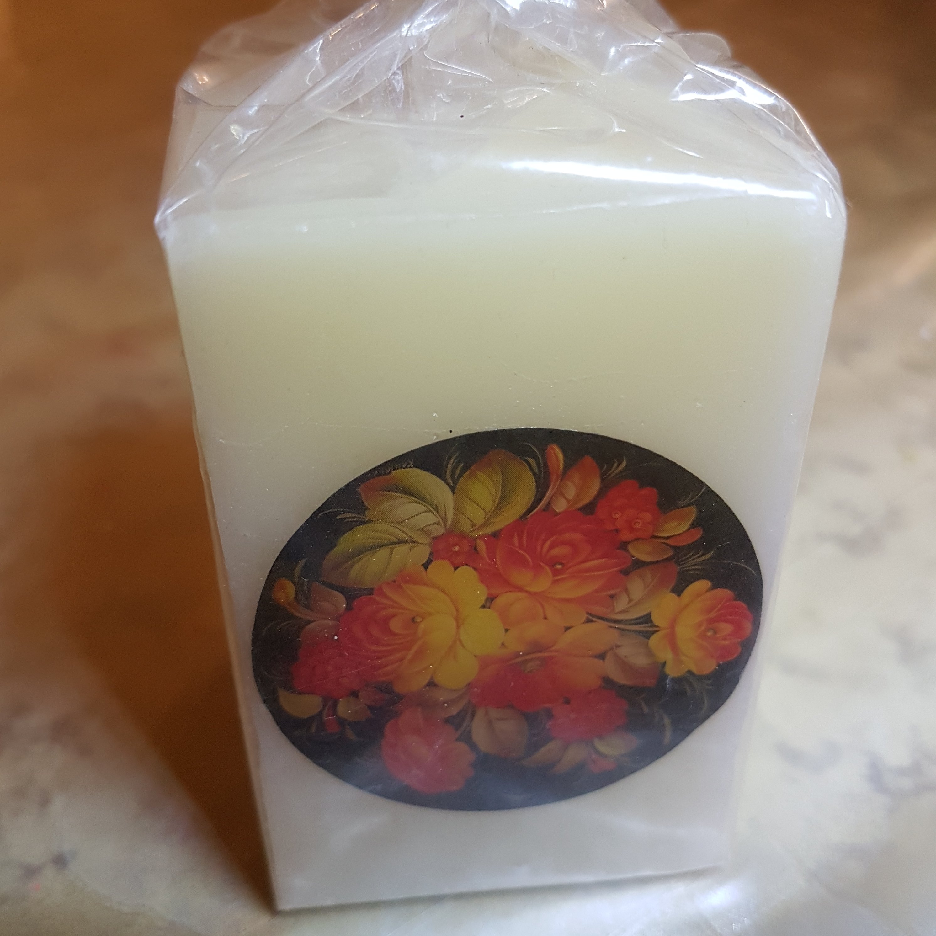 شمع های  استوانه و مکعب مستطیل