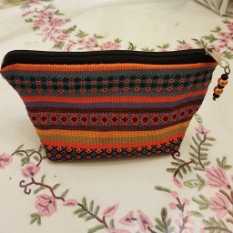 کیف لوازم آرایش از پارچه سنتی یزدبافت با آستر سوزنی