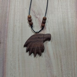 گردنبند چوبی عقاب