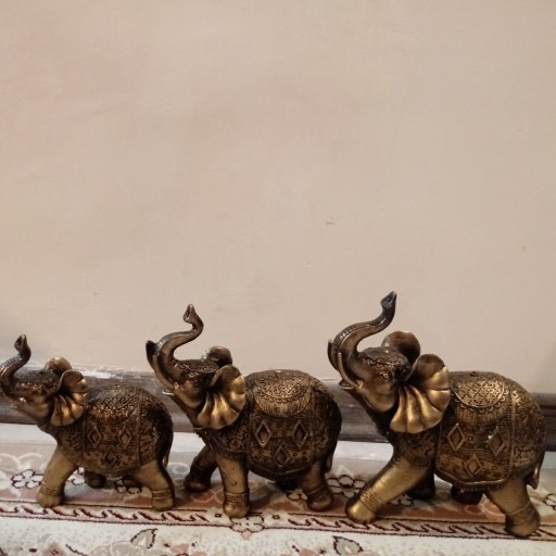 مجسمه پلی استر فیل سه تایی