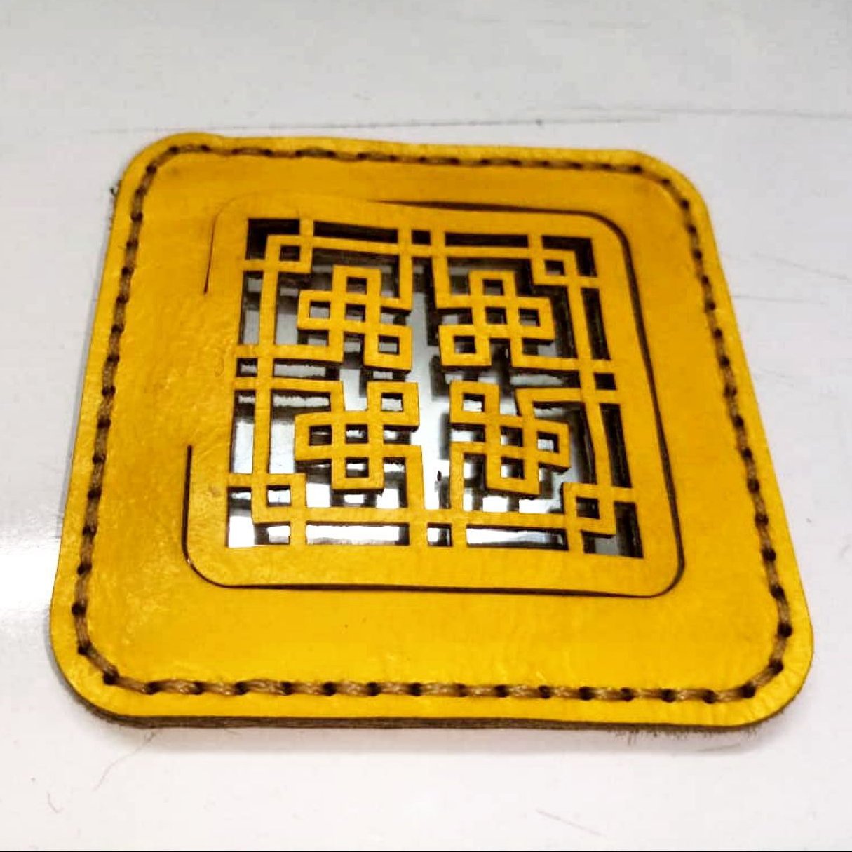 آینه جیبی زنانه چرم طبیعی