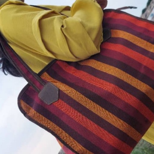 کیف زنانه مسافرتی  جاجیمی سایز بزرگ مناسب سفر کودک ولباس اضافه جاداروخیلی مقاوم