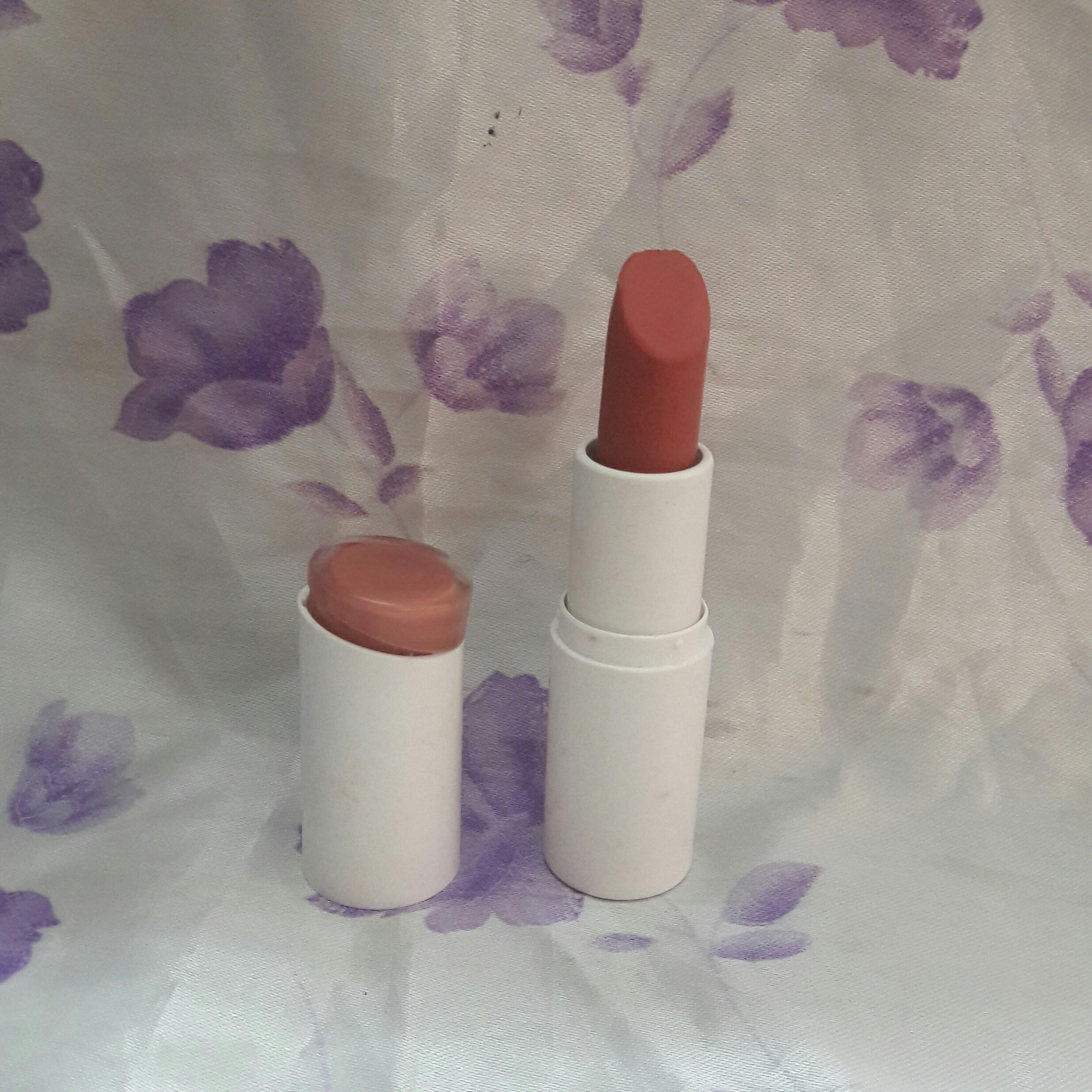 رژجامد نارنجی