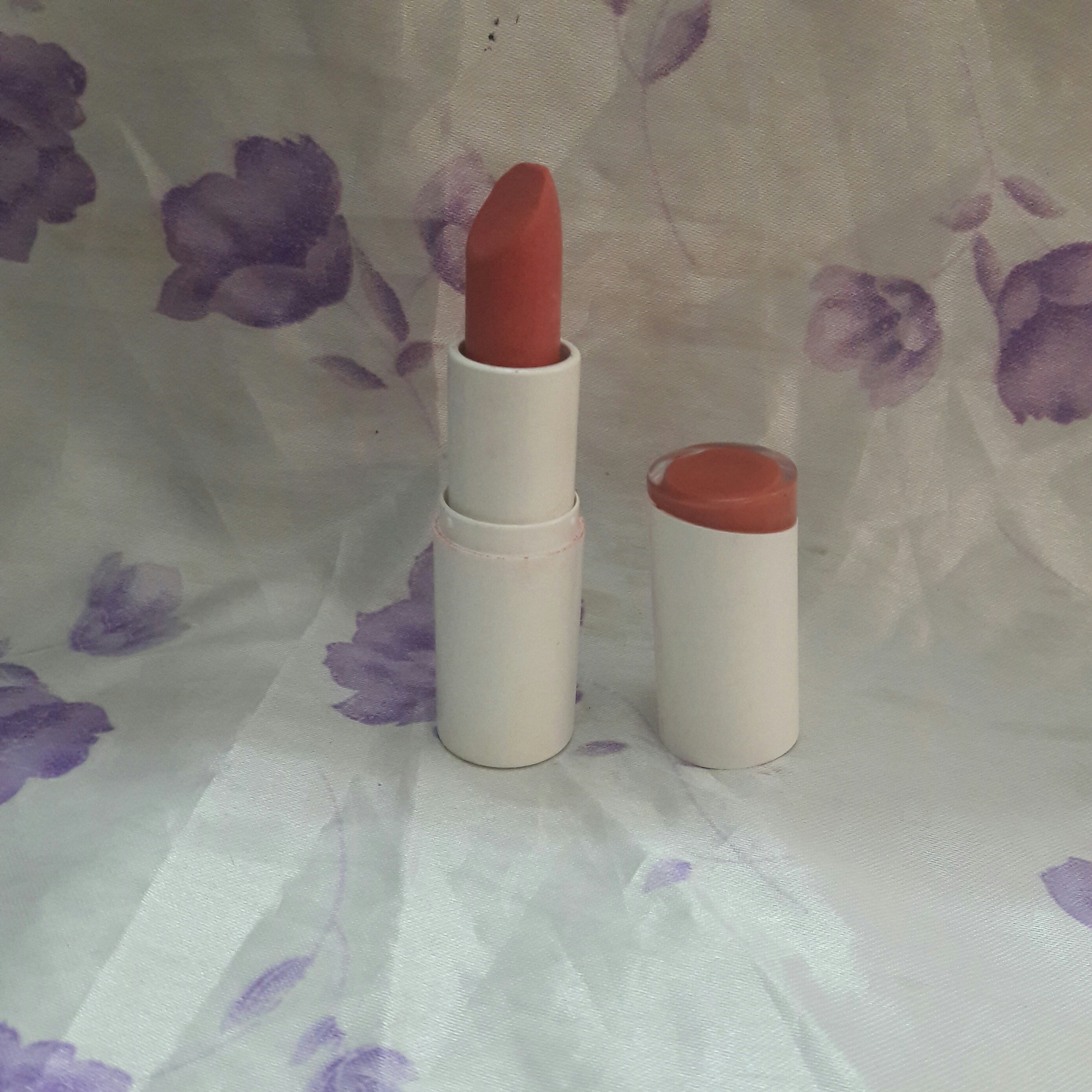 رژجامد نارنجی