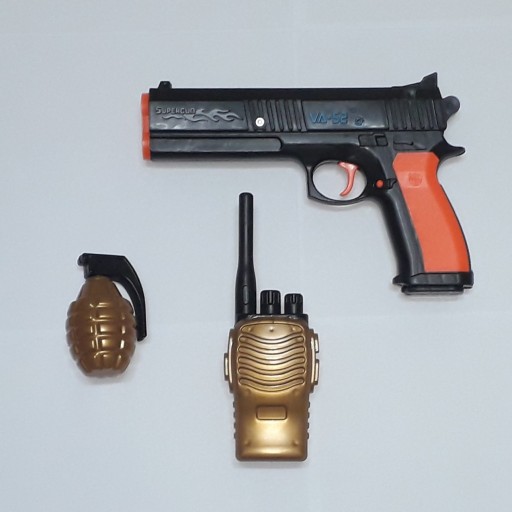 تفنگ کلت خشابی (خشاب 10 تایی ، توپ پلاستیکی ، نارنجک ، بی سیم )