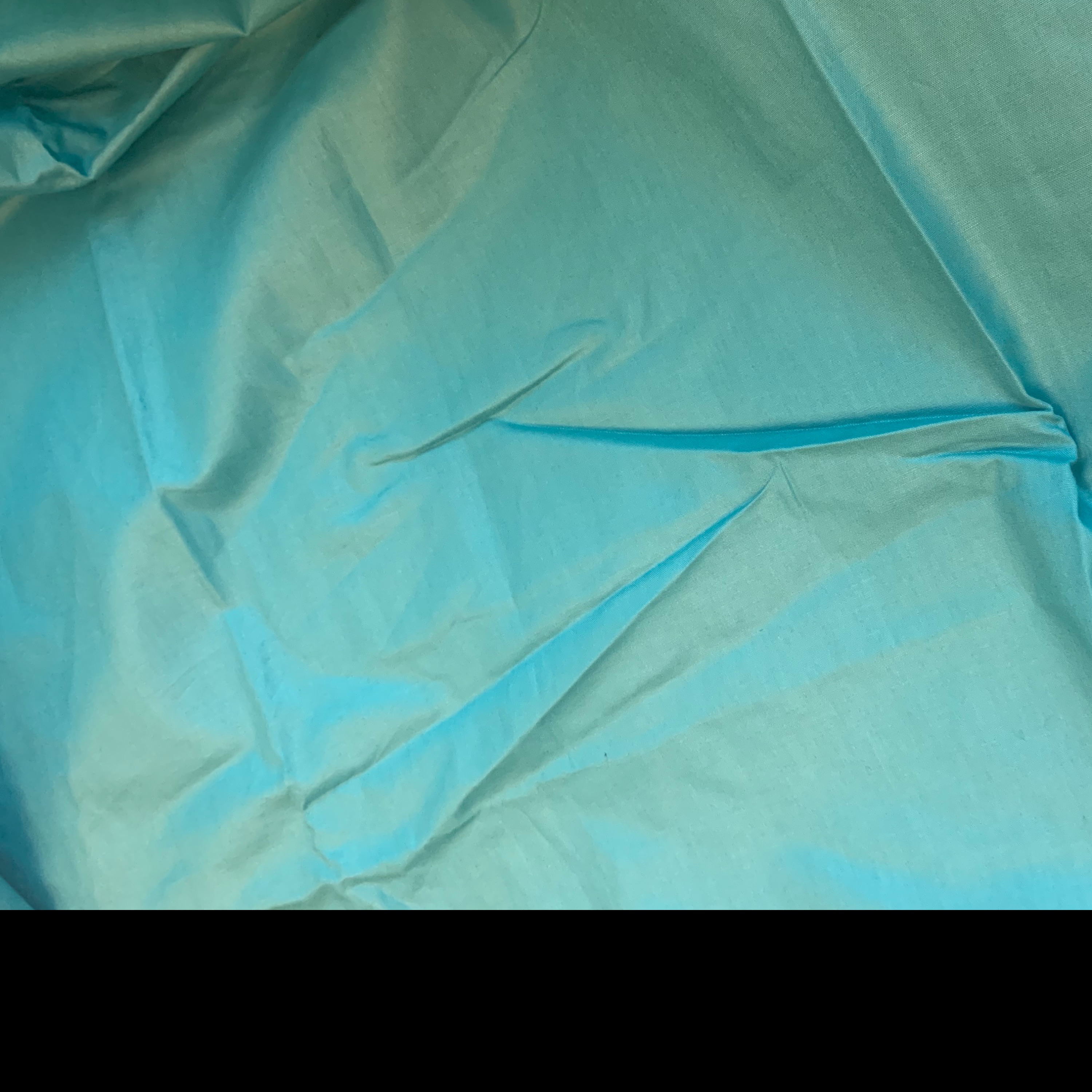 کاور تخت ساده برای یکنفره عرض 90 تترون رنگ آبی شتشو راحت چروک نمیشه رنگ هم نمیده