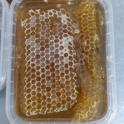 عسل با موم درجه یک