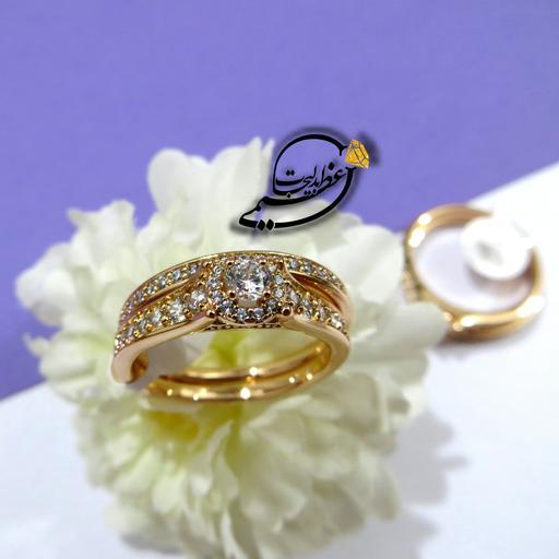 انگشتر  ظریف زنانه از جنس مس روکش طلا  از برند ژوپینگ Xuping رنگ ثابت طلایی طرح  حلقه و پشت حلقه  مشابه طلا سایز 10