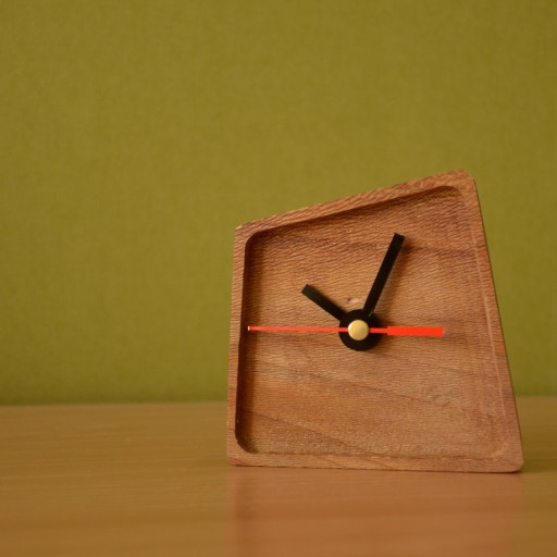 ساعت چوبی رومیزی مدل آنتروپی