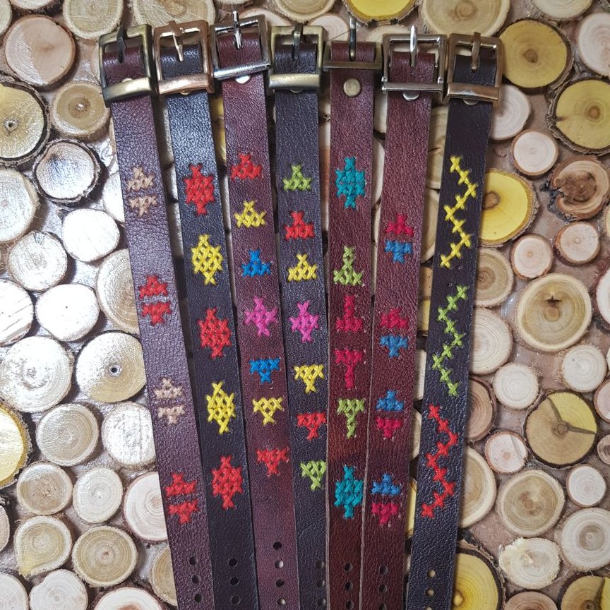 دستبند چرمی سوزن دوزی