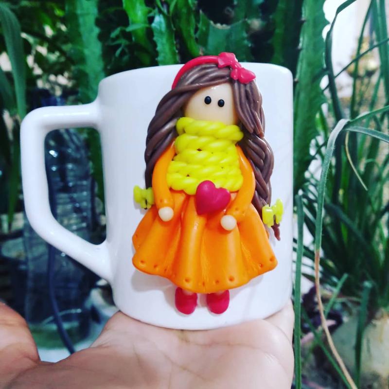 ماگ خمیری طرح دختر پاییزی