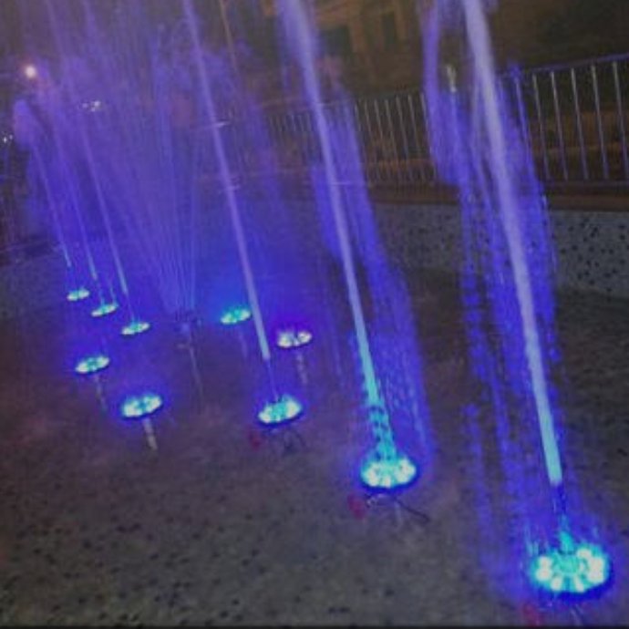 چراغ سرنازلی 6 وات 12 ولت توکار و روکار برند تابان توس (پس کرایه)