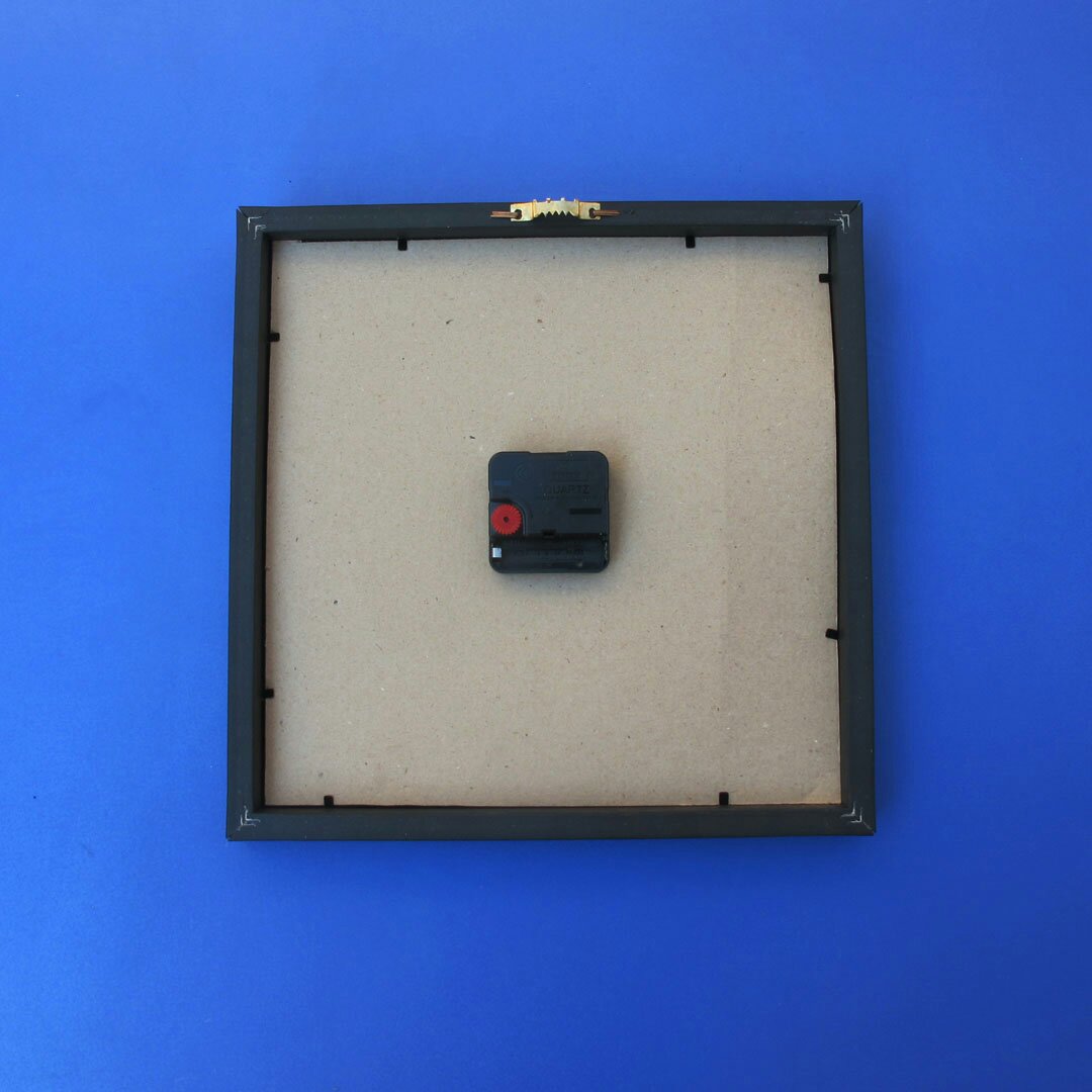 ساعت دیواری آمینا طرح بهارانه