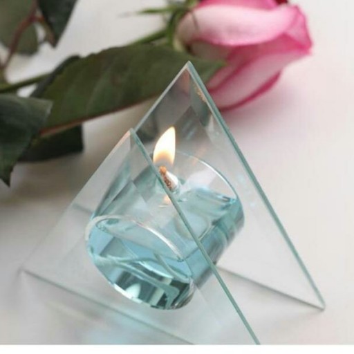 شمع روغنی مثلثی