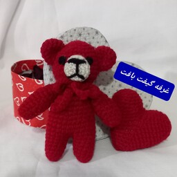 عروسک خرس قرمز ولنتاین بافتنی به همراه قلب سایز کوچک آویز کیف و کلید (ارسال رایگان)