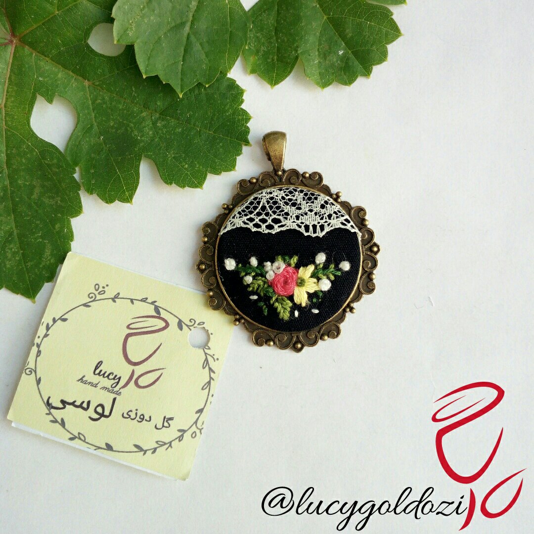 گردنبند گلدوزی شده کد045