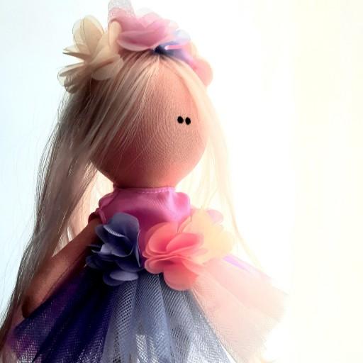 عروسک روسی
پرنسس

رنگ:هفت رنگ
شیک و زیبا
بهترین هدیه 
بالاترین کیفیت و کمترین قیمت