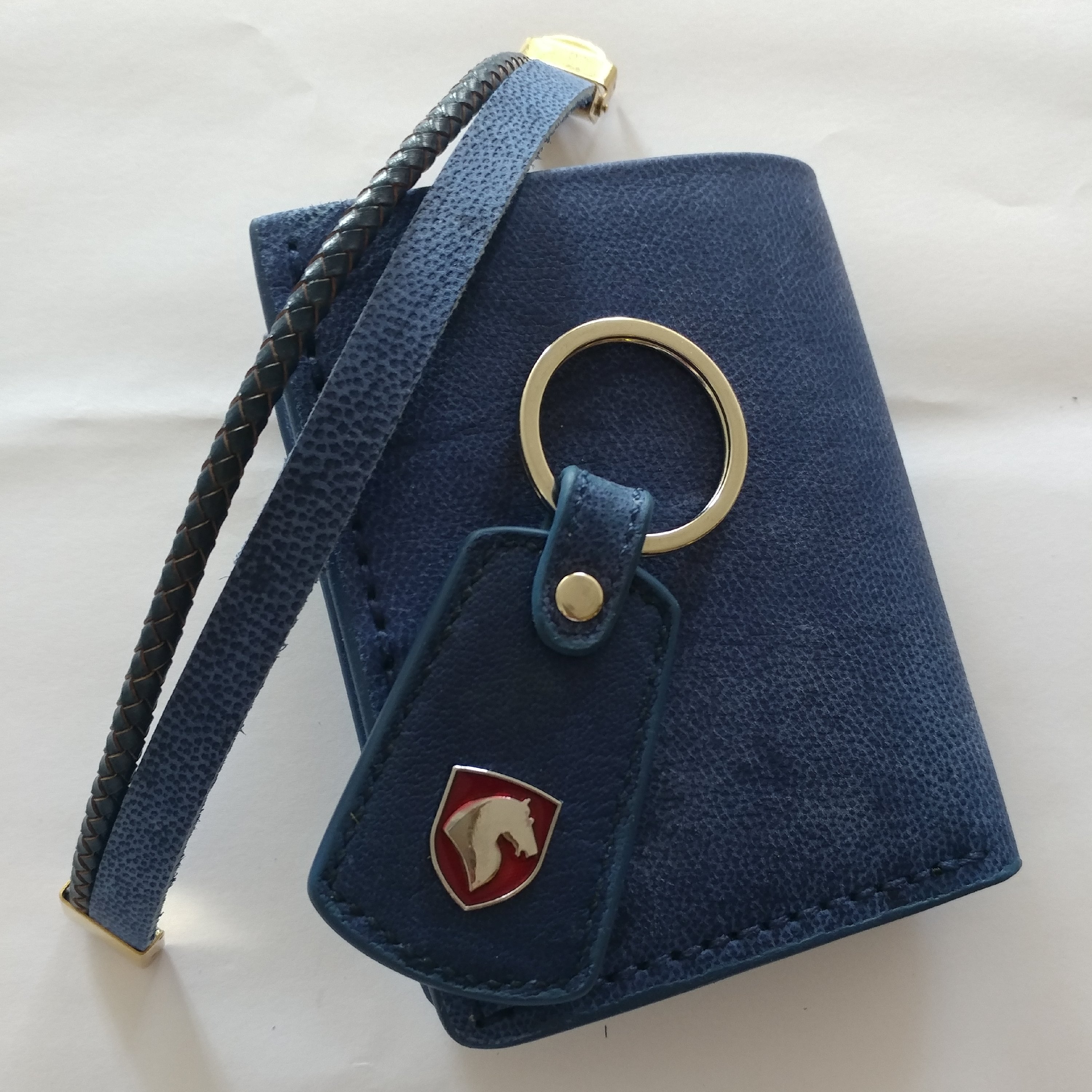 کیف پول جیبی و دستبند و جاسوئیچی