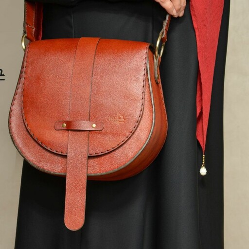 کیف دوشی زنانه چرم طبیعی  قابل اجرا در رنگ های مختلف کد2924