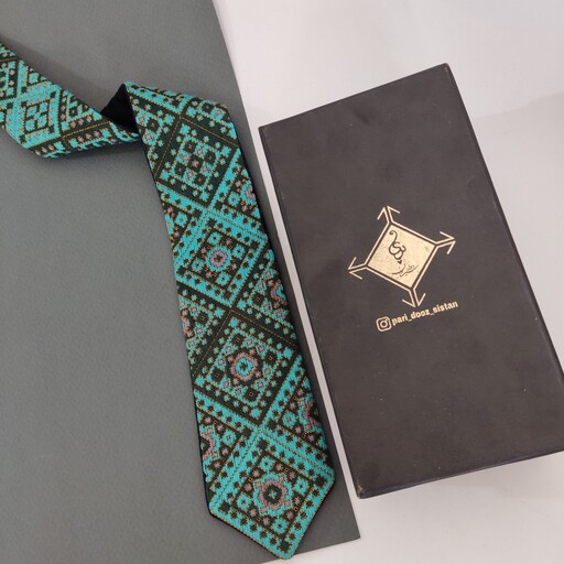 کراوات  سوزن دوزی بلوچ  کاملادست دوزطرح ریزگل شماره 1