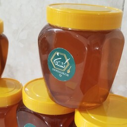 عسل اصل و طبیعی بدون هییییچ گونه شکر گَشتلان در سایز یک کیلویی .تولید در زنبور داری خودمون