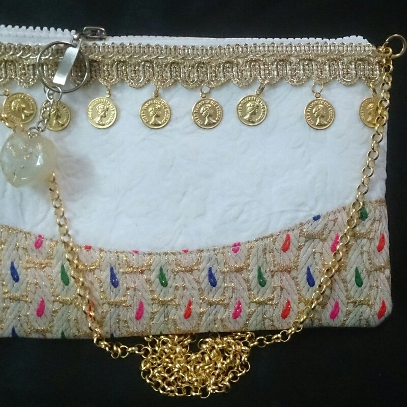 کیف پارچه ای طلایی 