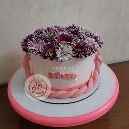 کیک تولد به شکل سبد گل 