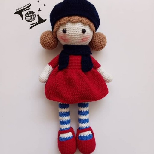عروسک دختر با شال و کلاه بافت جادوی قلاب