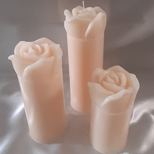 ست شمع تزئینی و دیرسوز به رنگ گلبهی، همراه با سه عدد شمع گل رز سه بعدی... از گل رزها به عنوان شمع روی آب هم میشه استفاده کرد
