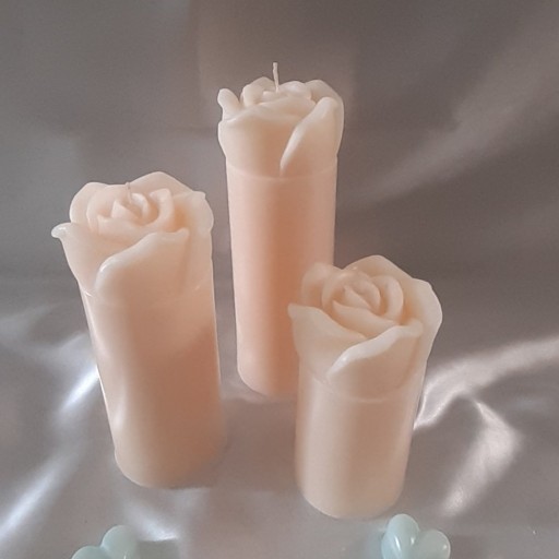 ست شمع تزئینی و دیرسوز به رنگ گلبهی، همراه با سه عدد شمع گل رز سه بعدی... از گل رزها به عنوان شمع روی آب هم میشه استفاده کرد