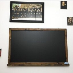 تخته سیاه گچی دیواری ابعاد 120*80 جنس قاب چوب روس رنگ قهوه ای 